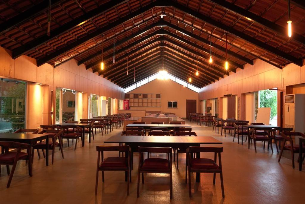 One Resorts & Convention Annavaram Exteriör bild
