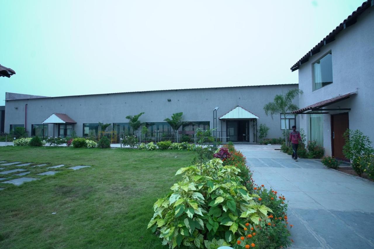 One Resorts & Convention Annavaram Exteriör bild